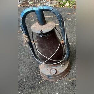vintage blue Dietz Monarch kerosene lantern